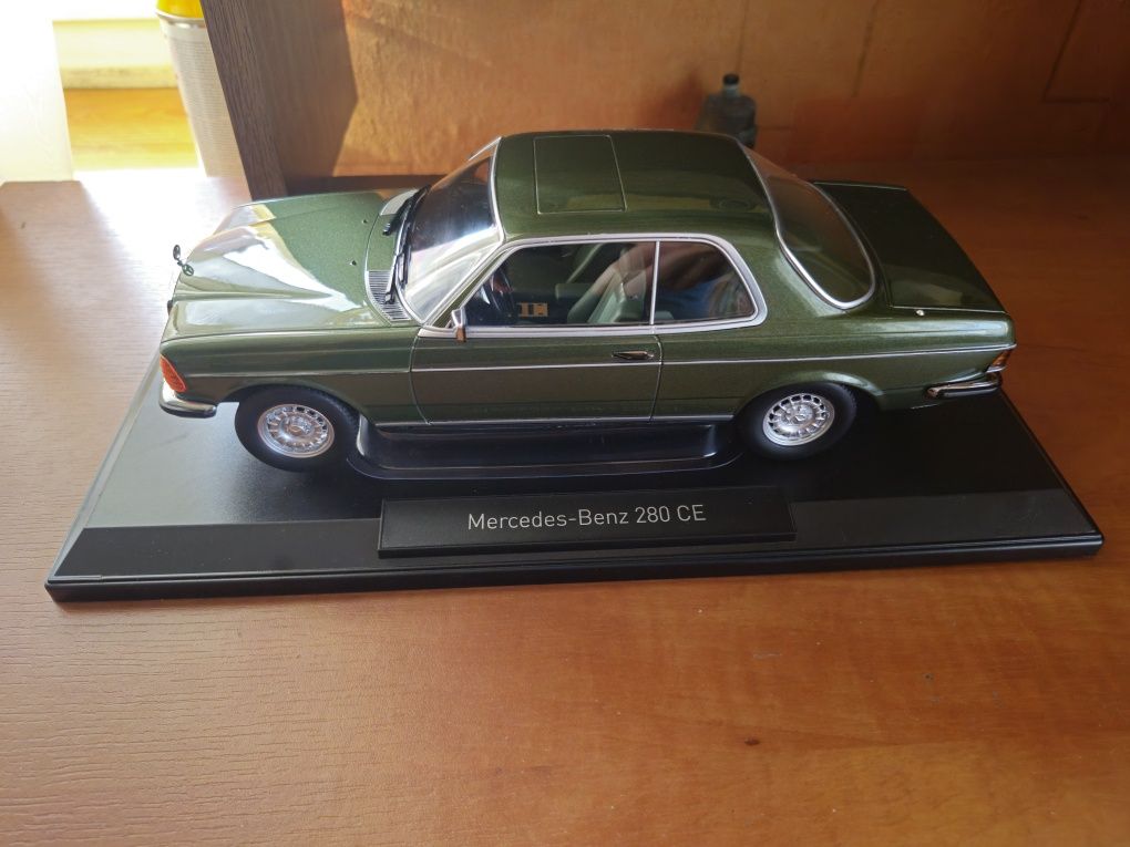 Model Mercedes C123, 1/18, Norev