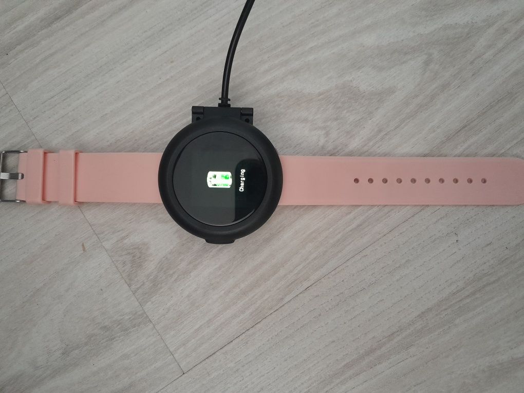 Smartwatch różowy jak nowh