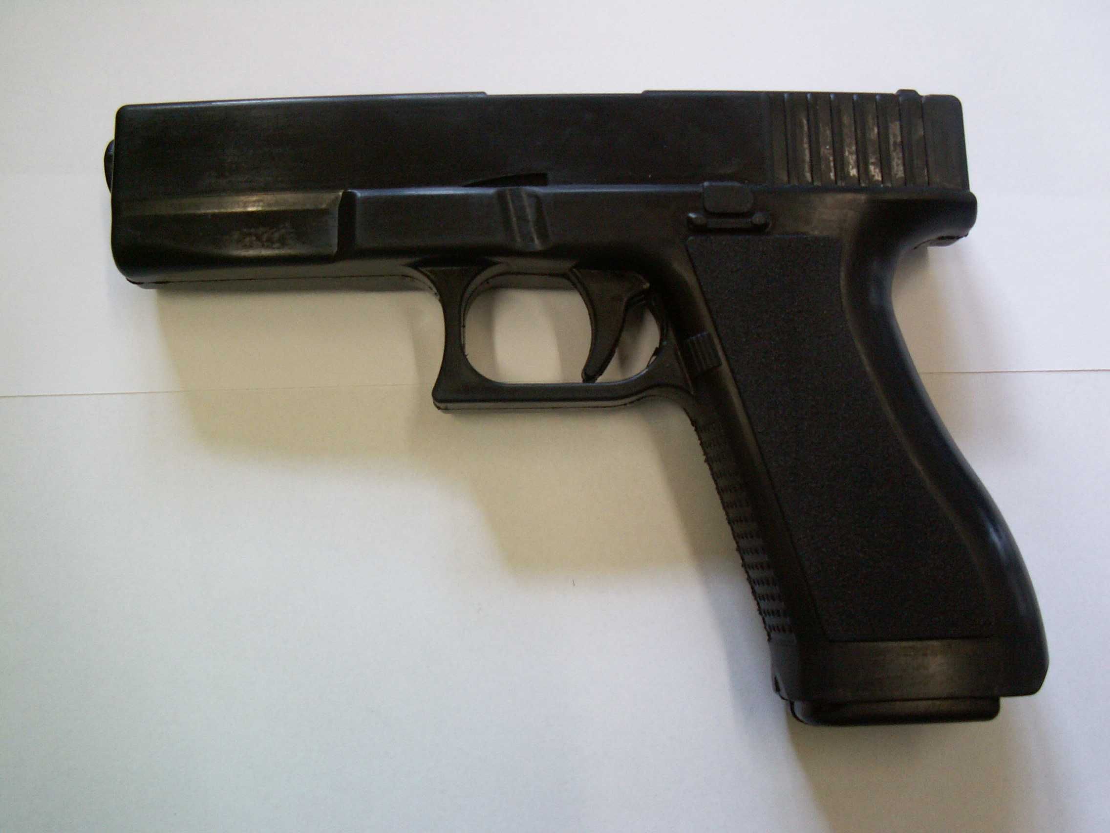 Pistolet gumowy atrapa zabawka Glock do treningu walki
