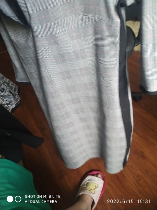 Сукня класичного стилю. Дуже зручне трішки тягнеться.