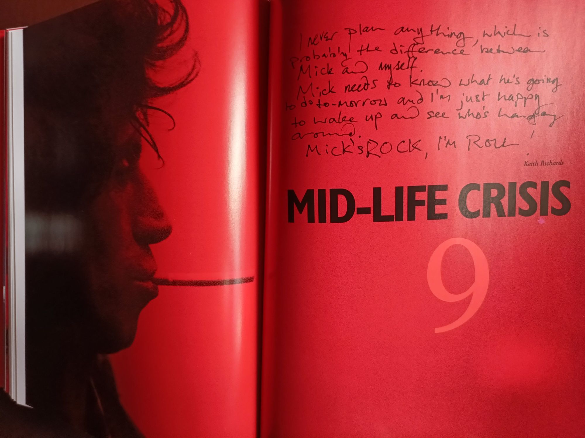 "According to The Rolling Stones." Książka ze wspomnieniami muzyków.