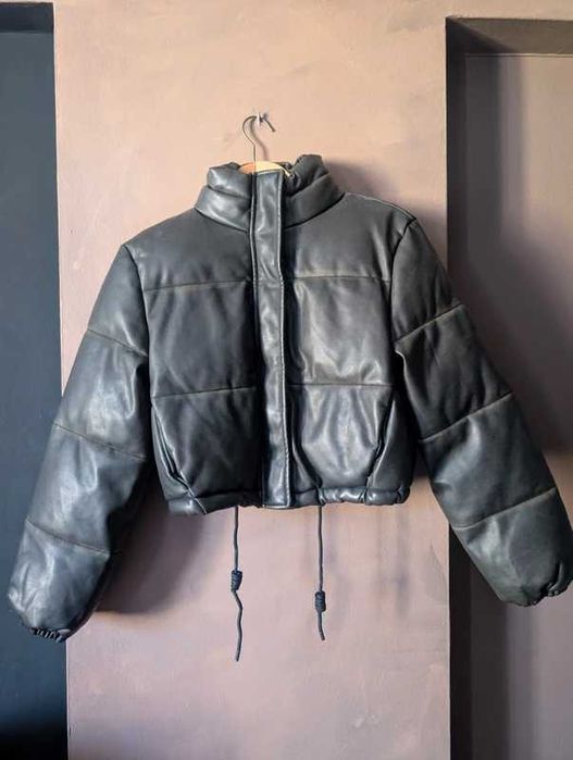 Ciemno szara krótka kurtka zimowa