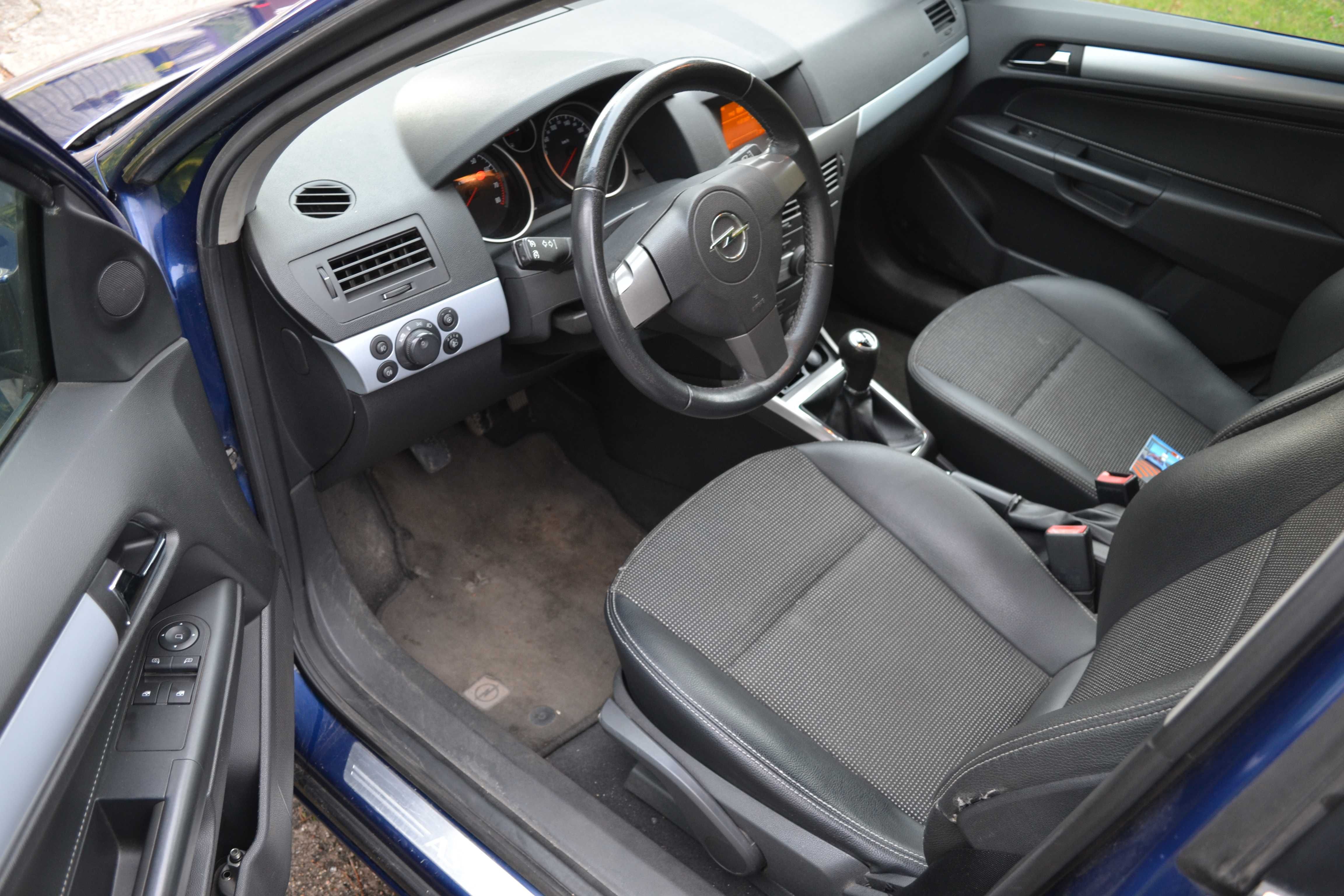 Astra H Kombi 2006r 1.6+LPG 2019 Półskóra Climatronic 2xKoła Hak