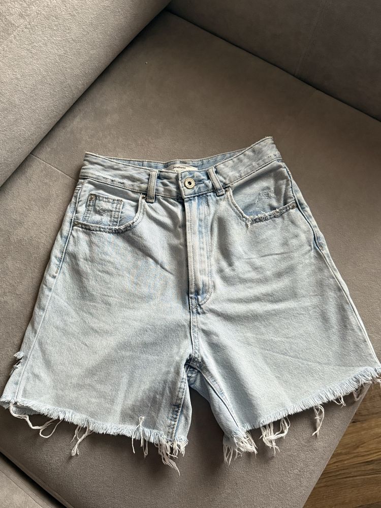 Джинсовые шорты Stradivarius