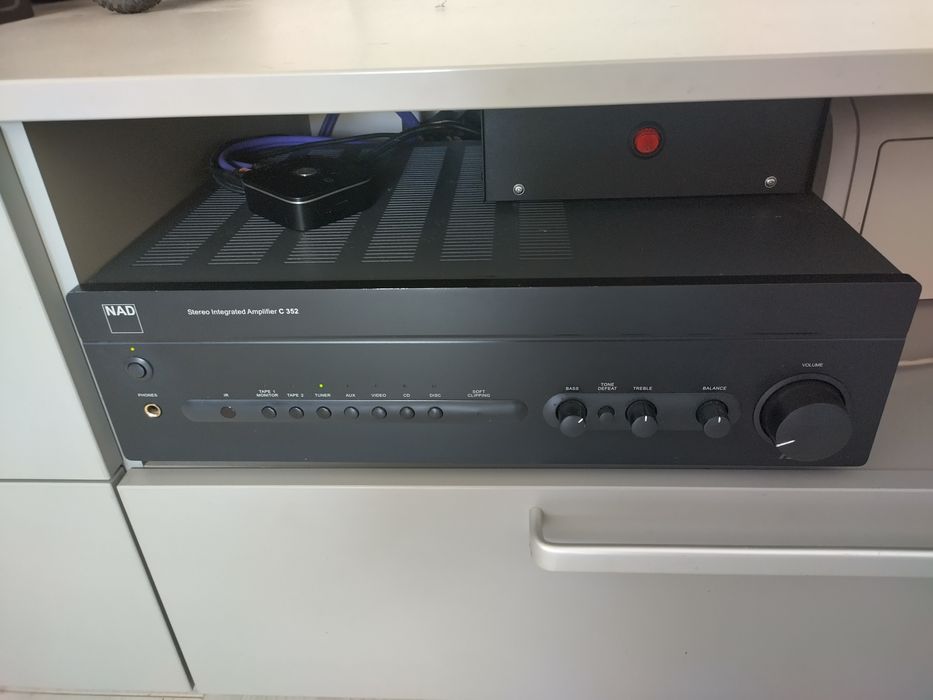 Усилитель NAD c352