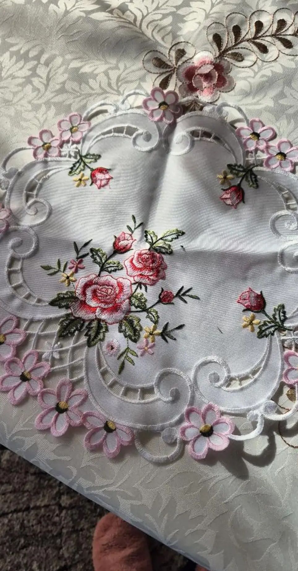 Koronkowe serwetki w stylu vintage w róże shabby chic