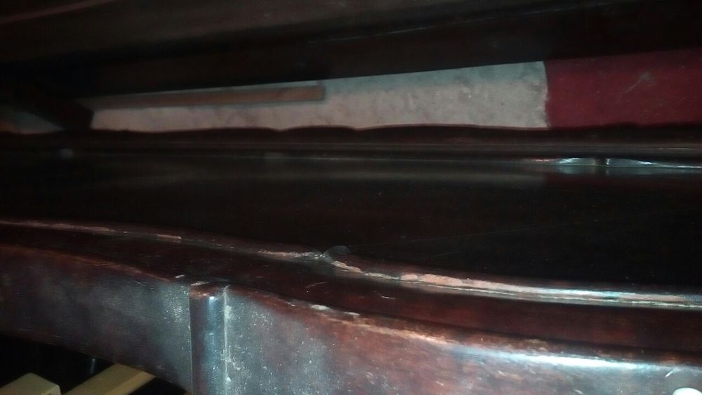 Cama e mesas de cabeceiras