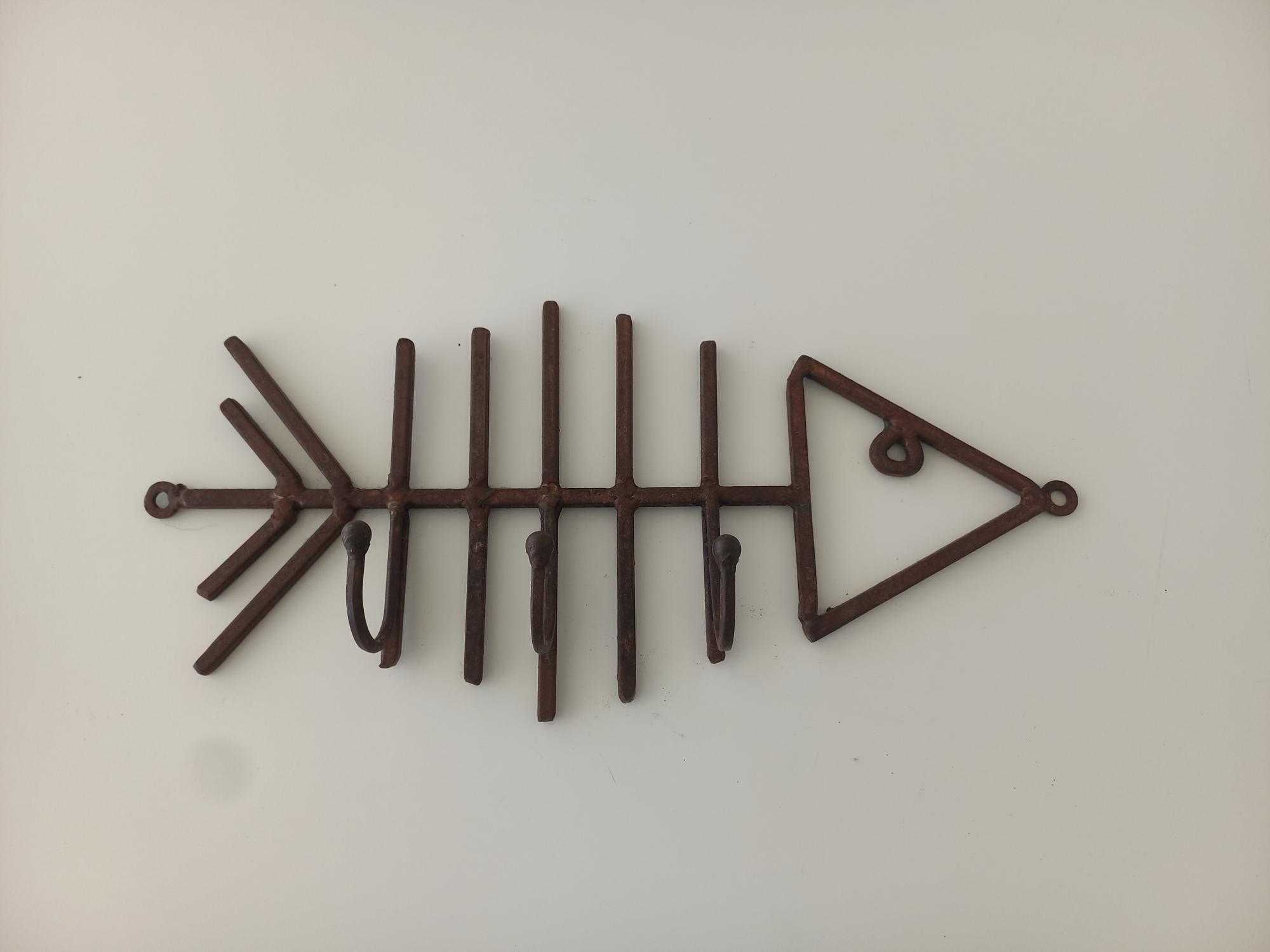 Cabide Espinha de Peixe em Ferro