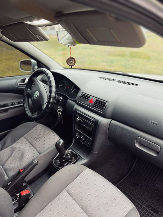 Шкода тур 1.6 MPI (Чешка)