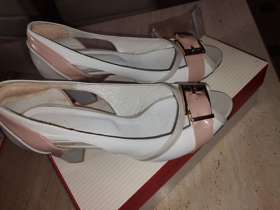 Buty damskie na obcasie