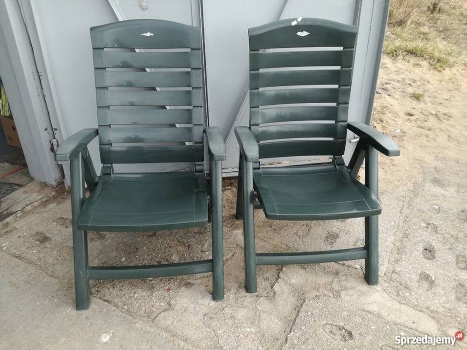 Sprzedam dwa plastikowe krzesla