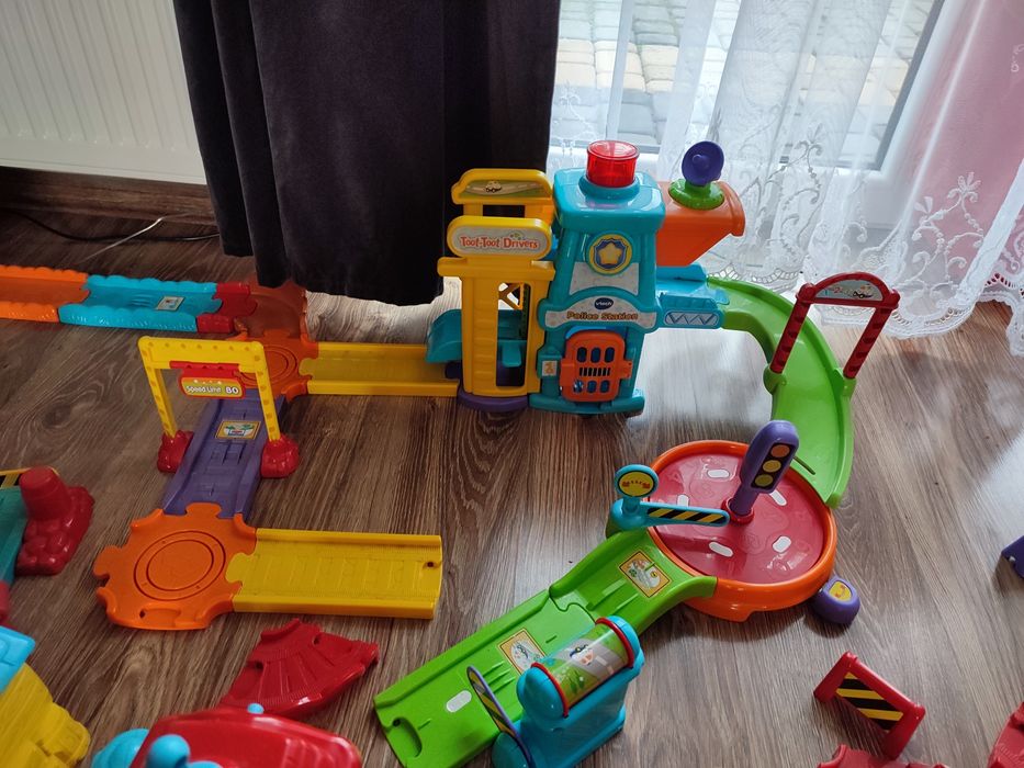 Sprzedam zabawki vitech: Police station, pet hotel i stacja i ulica