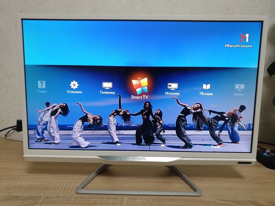 Smart TV. PHILIPS 24" диагональ HD