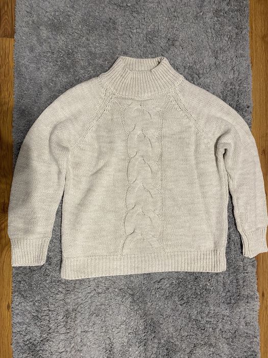 Sweter w warkoczowy wzór