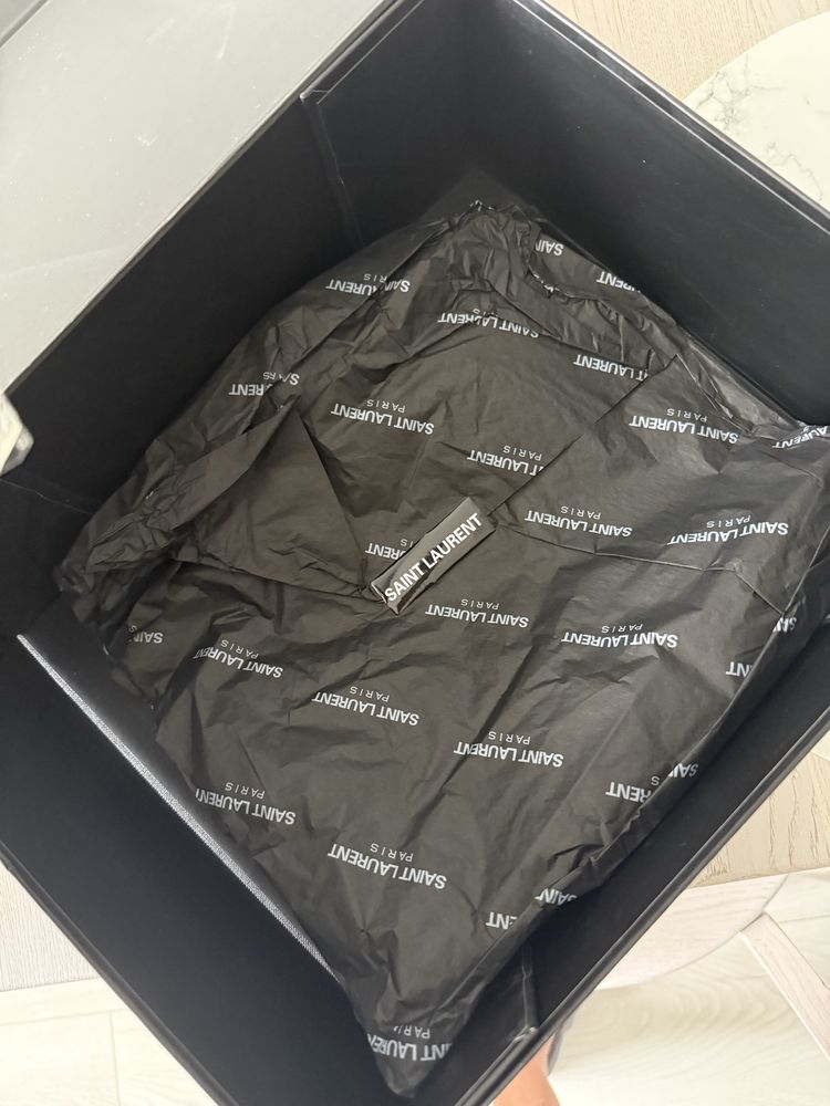 Продам женскую  сумку YSL