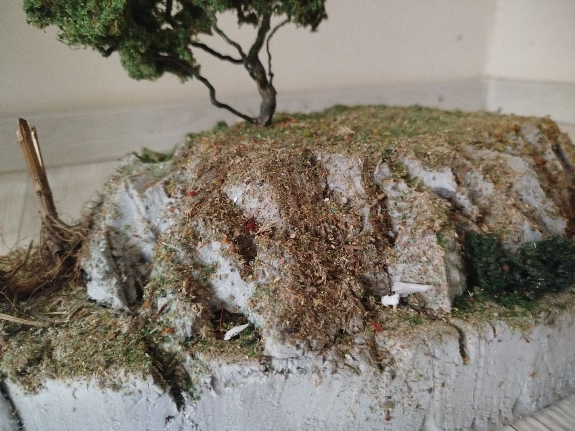 Makieta- diorama- drzewo na skale
