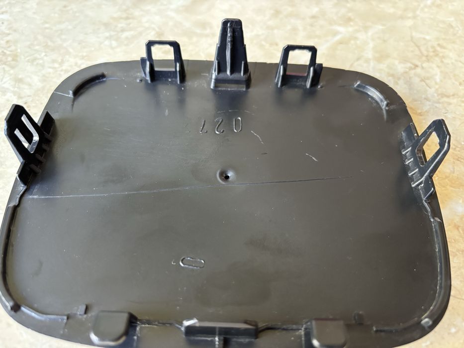 Емблема в решітку Honda CRV 6