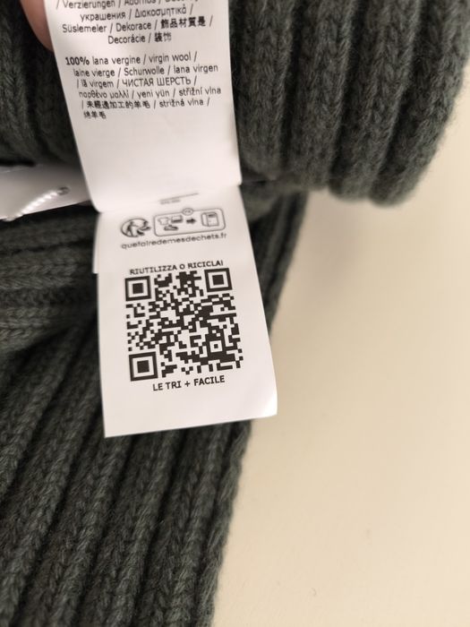 Weekend max mara bimba вовняний шарф вовна 100%
офіційний оригінал.