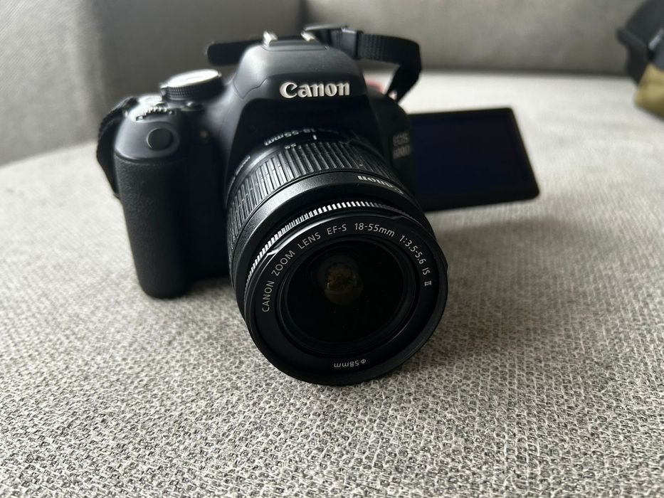 Máquina fotográfica Canon EOS 600D