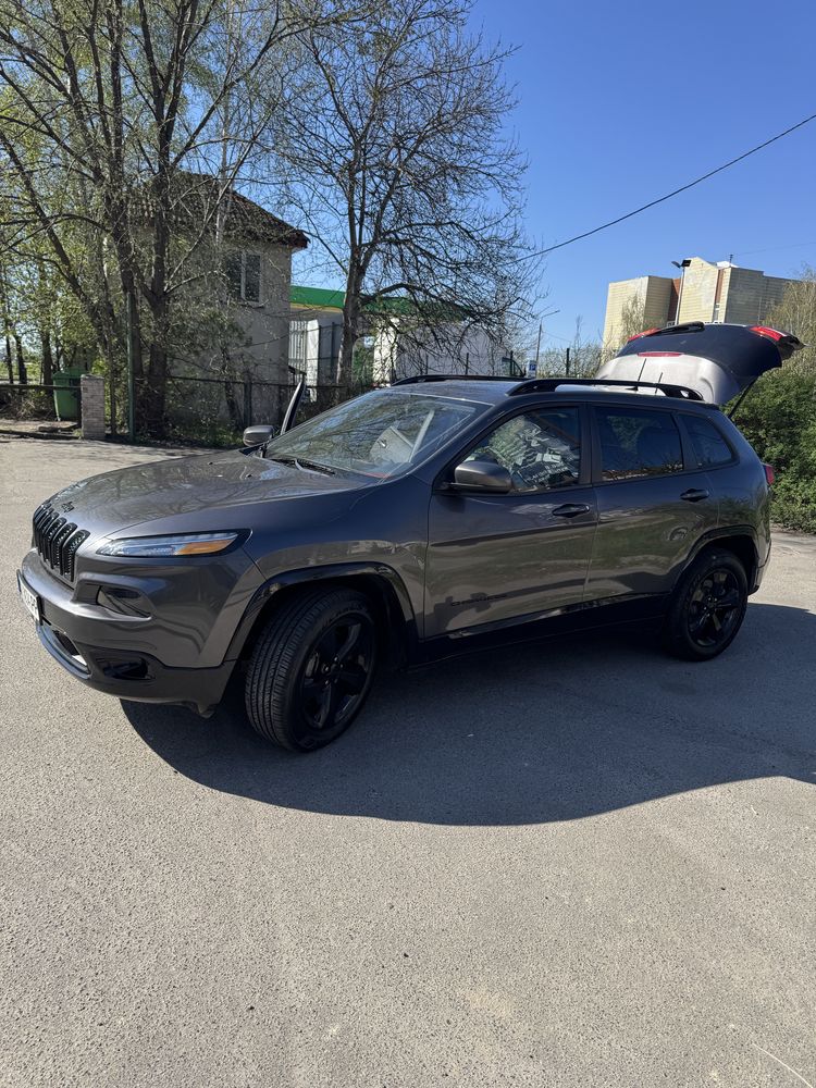 Jeep Cherokee 3.2 4х4