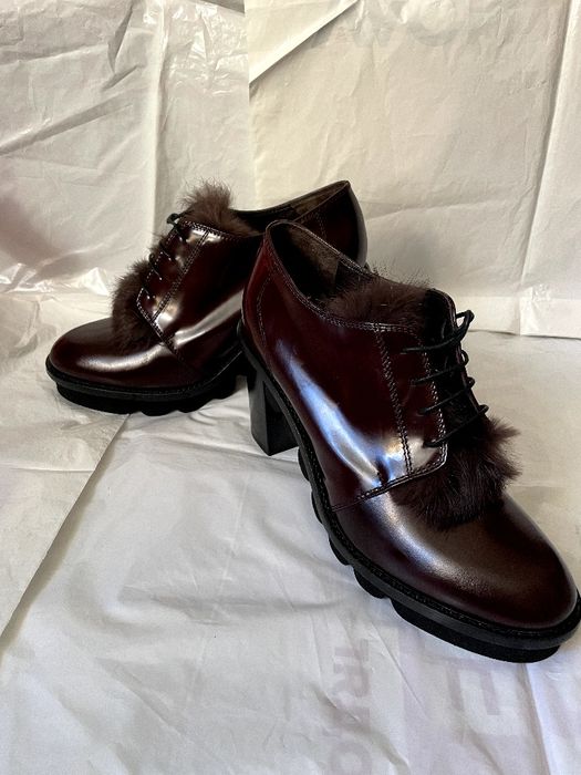 Жіночі шкіряні туфлі AGL, оригінал