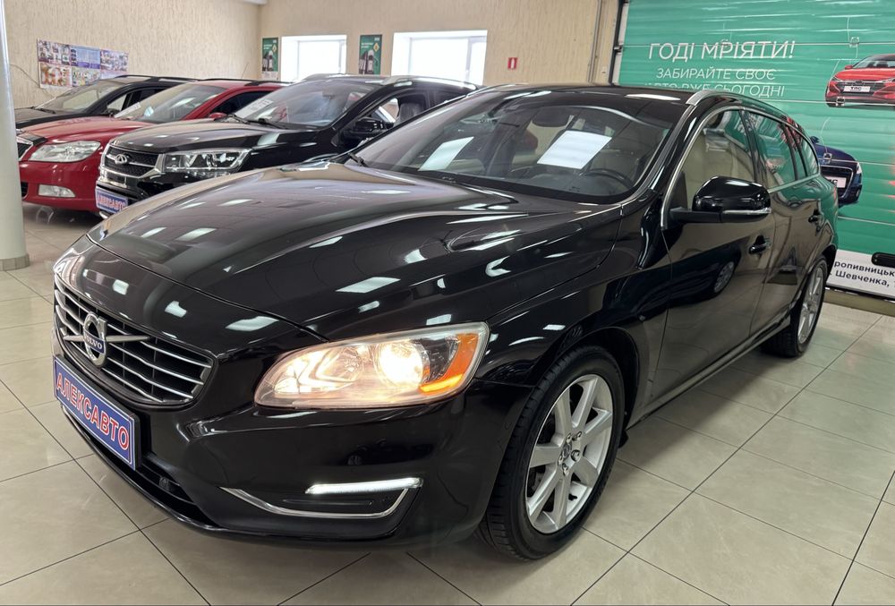 Volvo V60 Т5 2.0і 16V 8АКПП 2016 р.в. (245 к.с.)