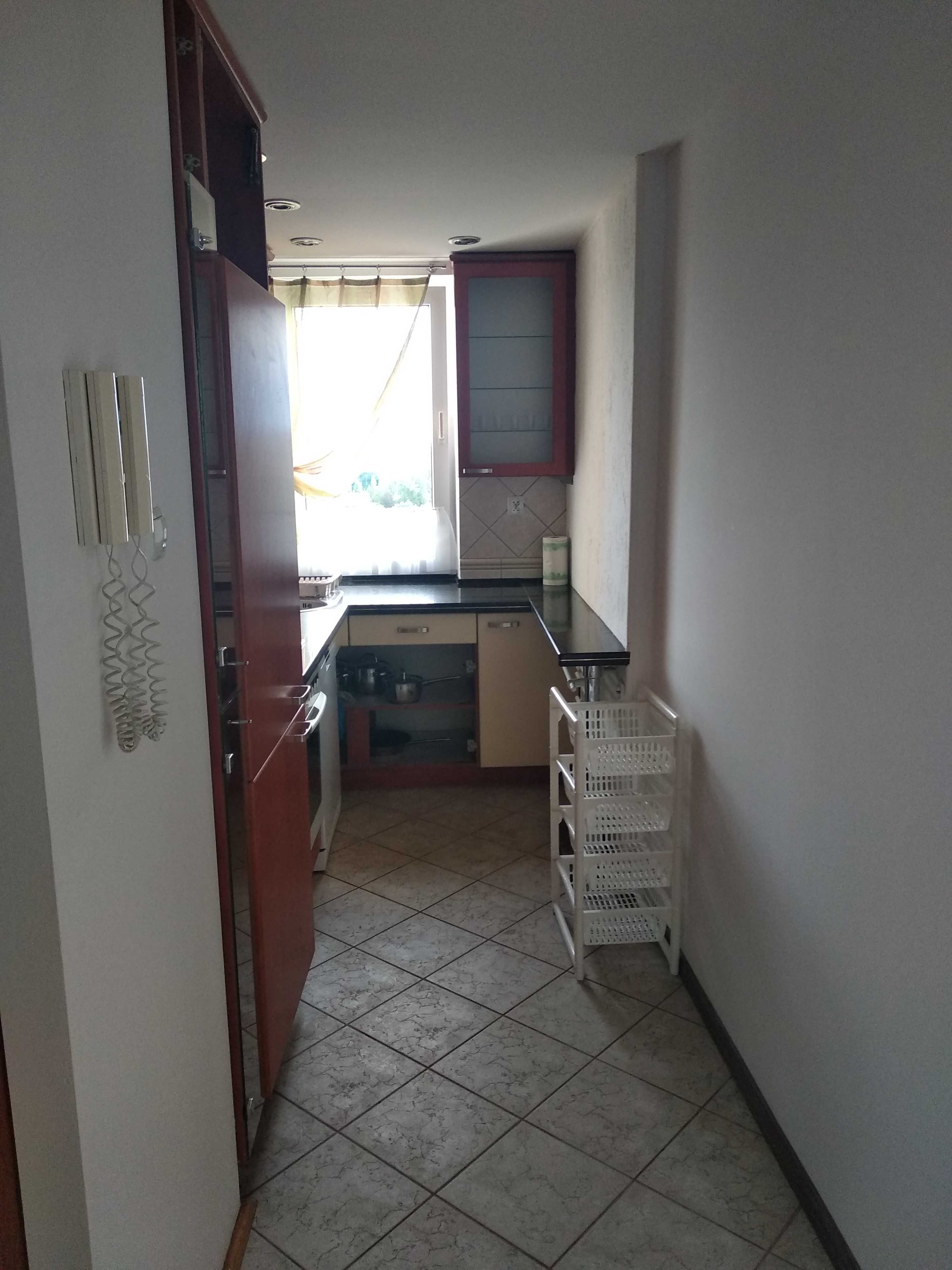 Wynajmę pokój 10 m2 w mieszkaniu trzypokojowym ul. Synów Pułku