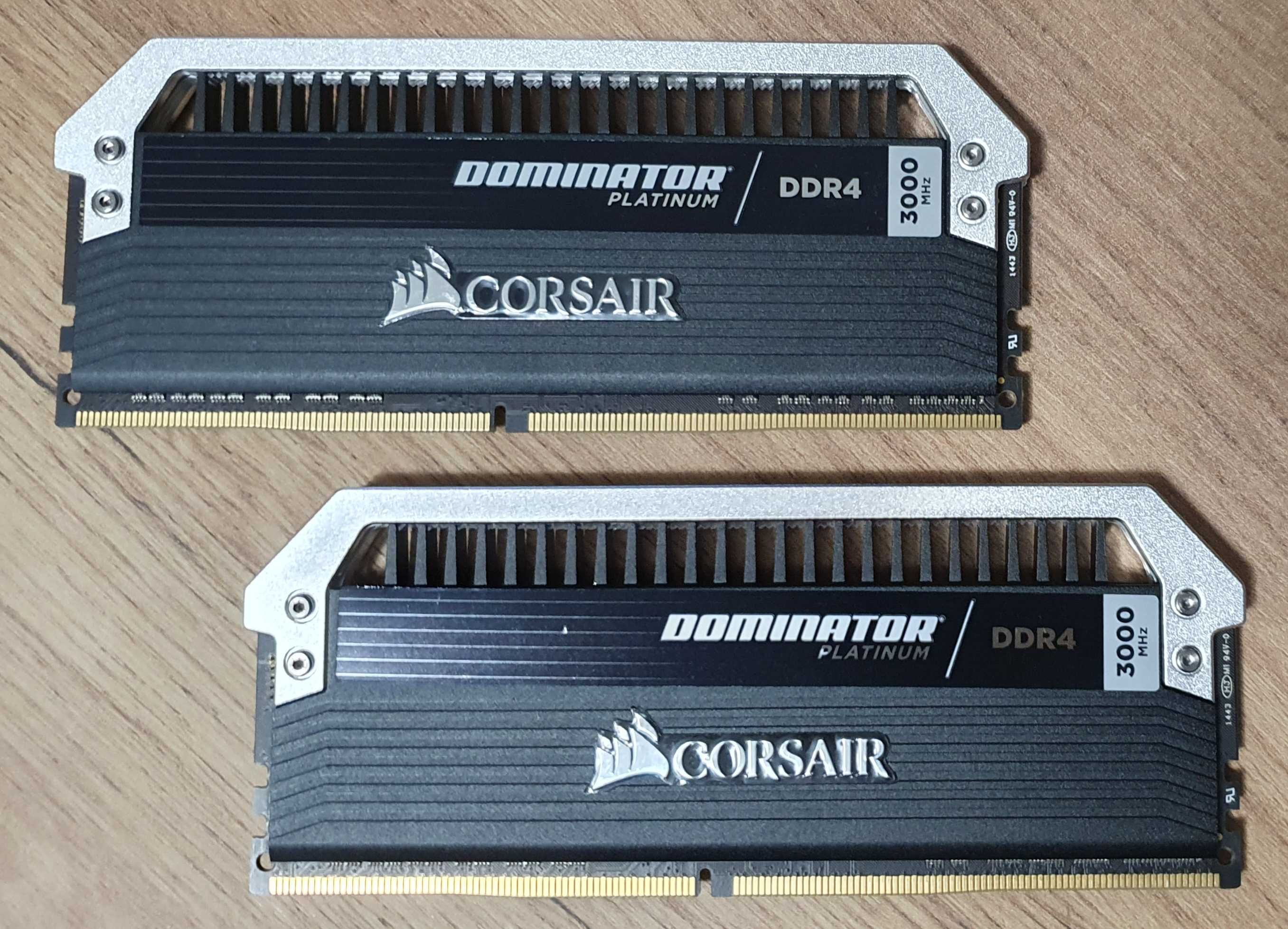 Pamięć RAM Corsair Dominator Platinum 2x8GB DDR4 3000MHz C15