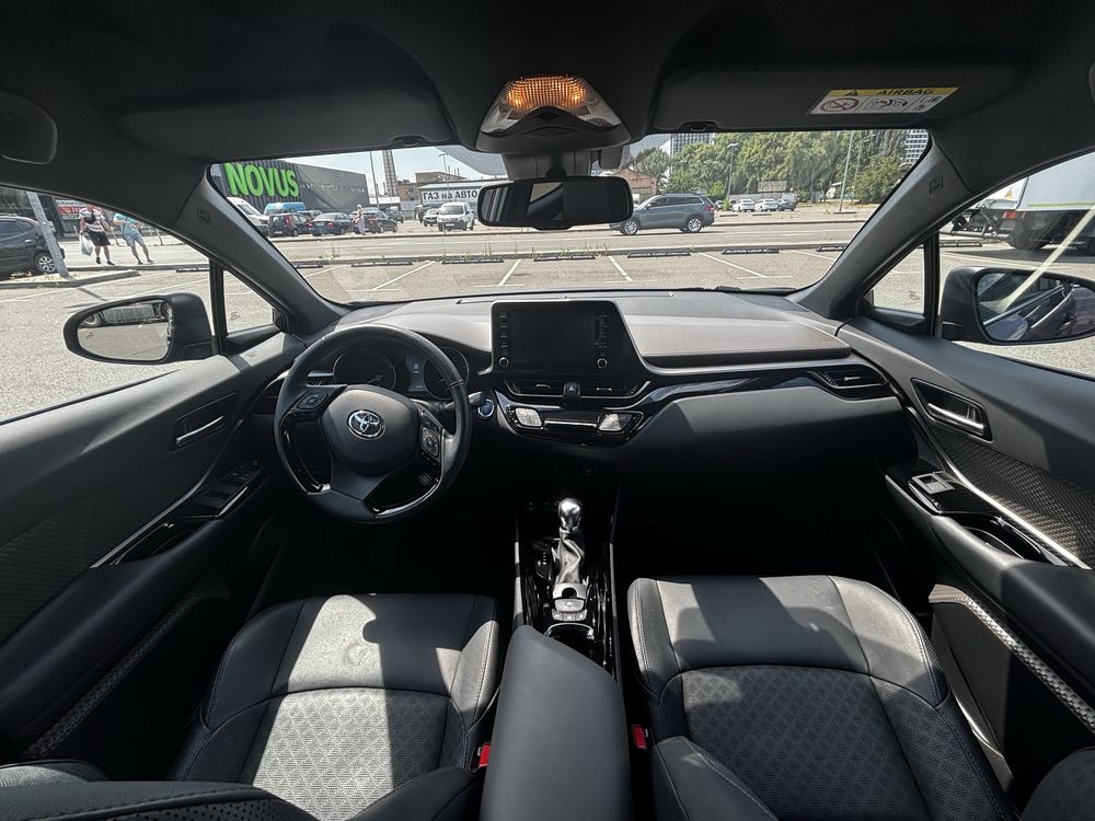 Продам Toyota CH-R 2023 гібрид