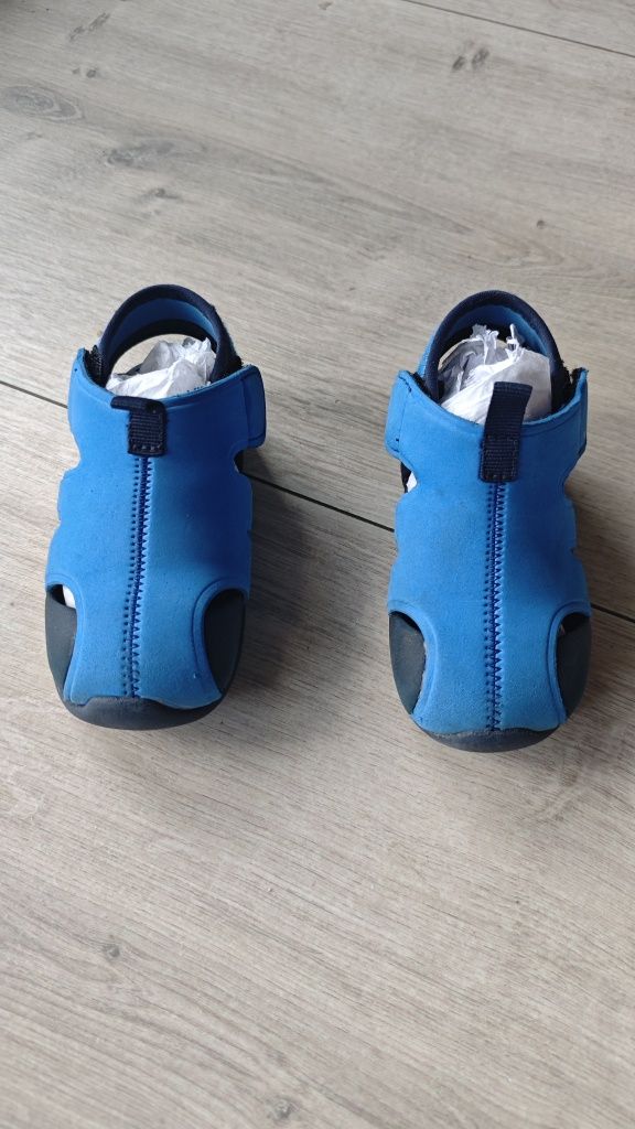 Buty z pianki rozm. 21; nowe rzepy