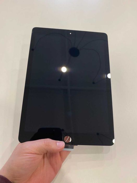 Дисплеї , матриці на iPad