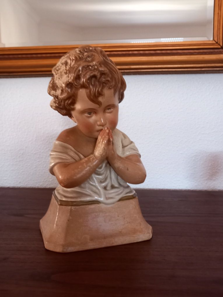 Busto antigo de criança