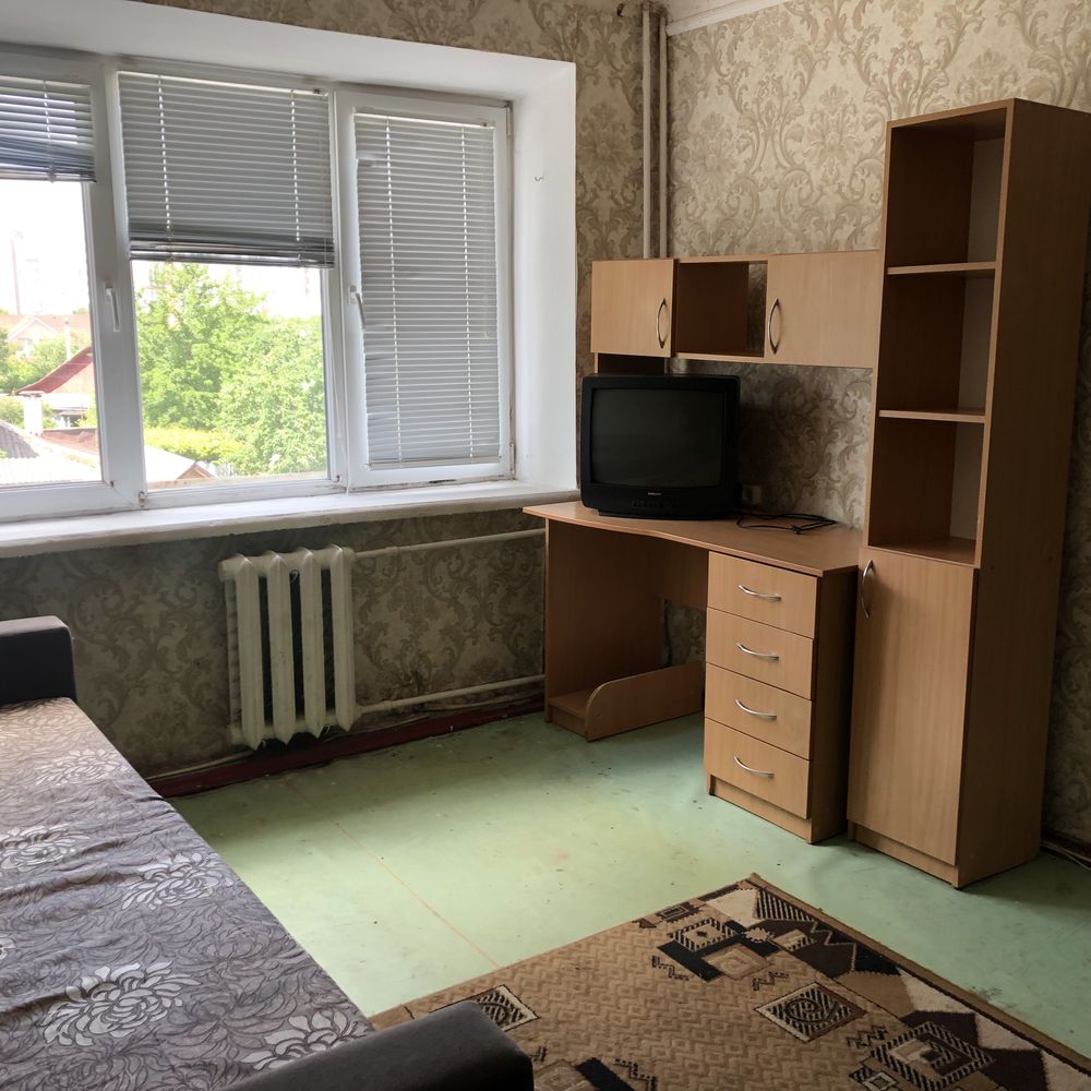 Продам велику кімнату 18м2  в ЦЕНТРі
