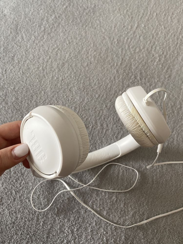 Słuchawki przewodowe JBL białe