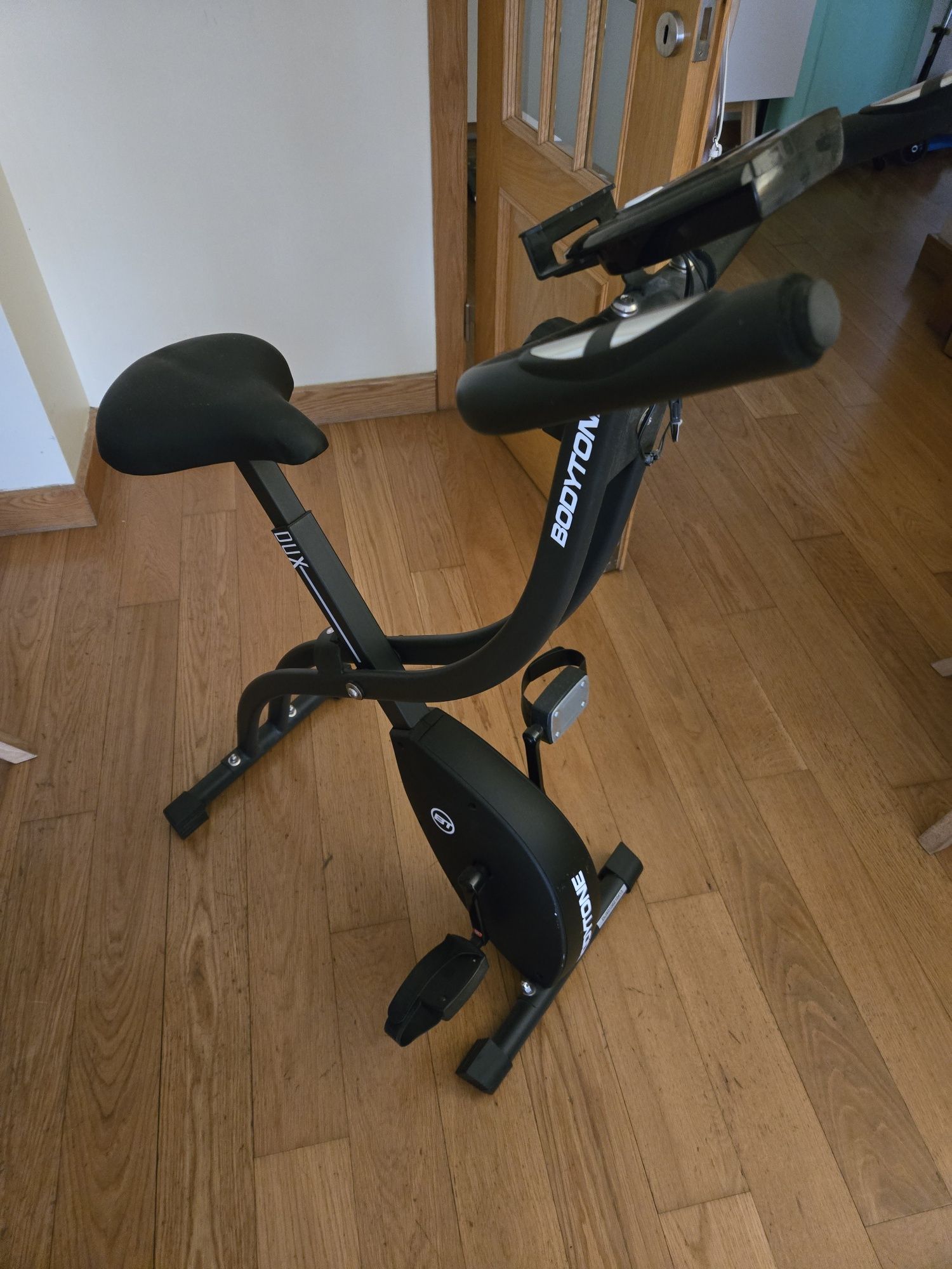 Bicicleta estática dobrável