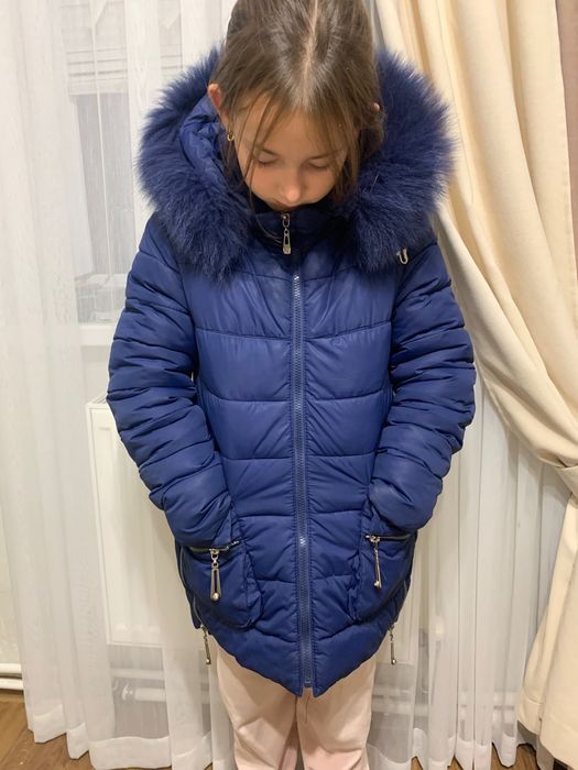 Продам зимову куртку на дівчинку 134-140