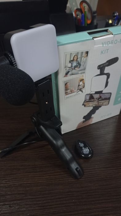 Набор блогера(штатив, свет, микрофон)