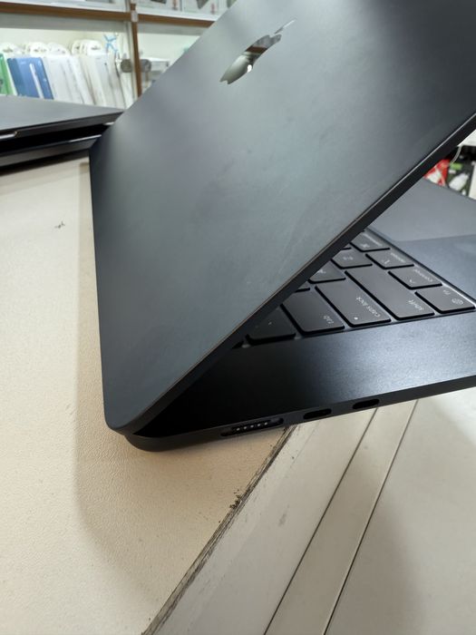 MacBook Air 15 M4 16/256gb 13 циклів заряду