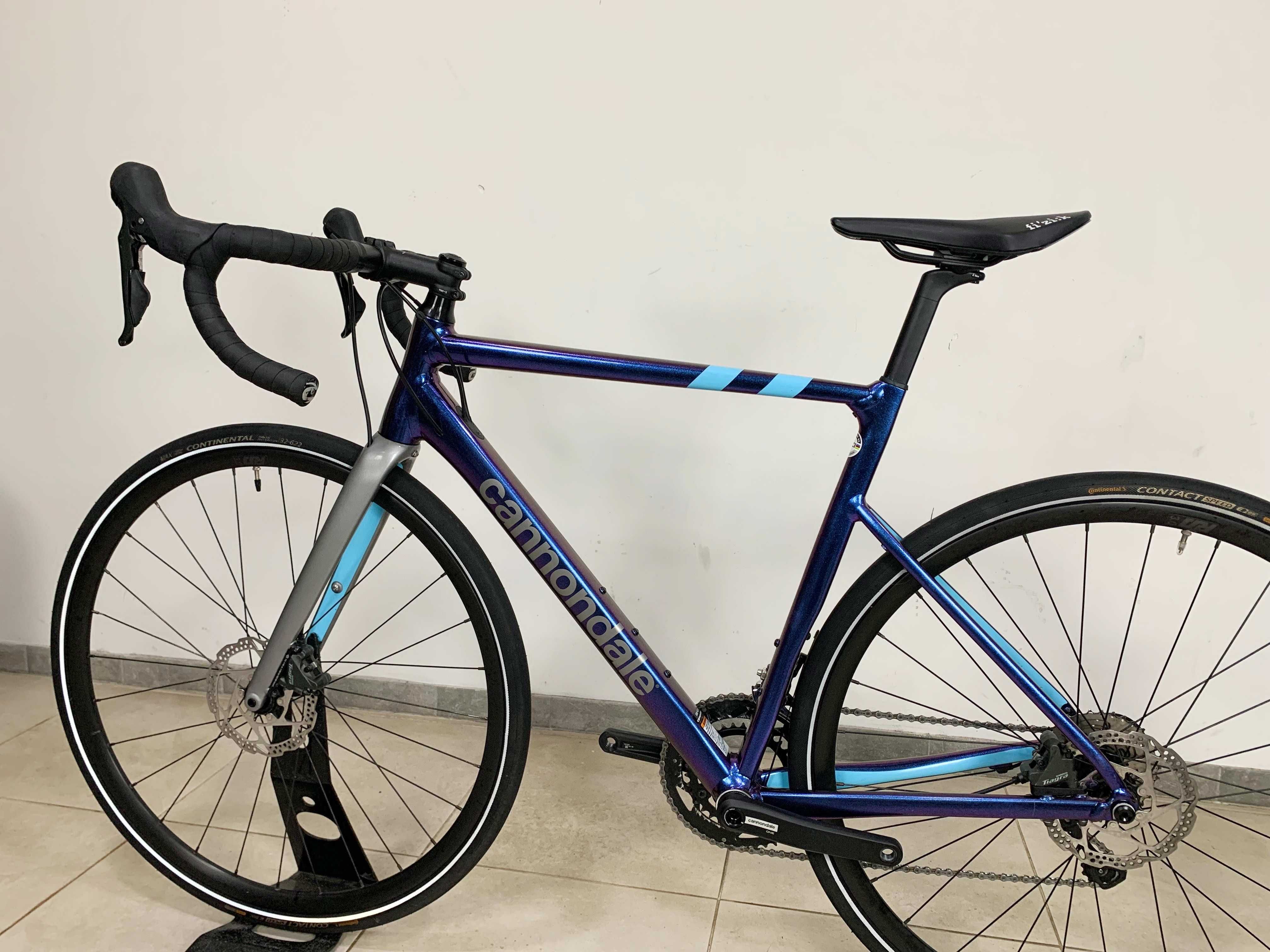 Шосейний велосипед Cannondale CAAD13 Disc Tiagra