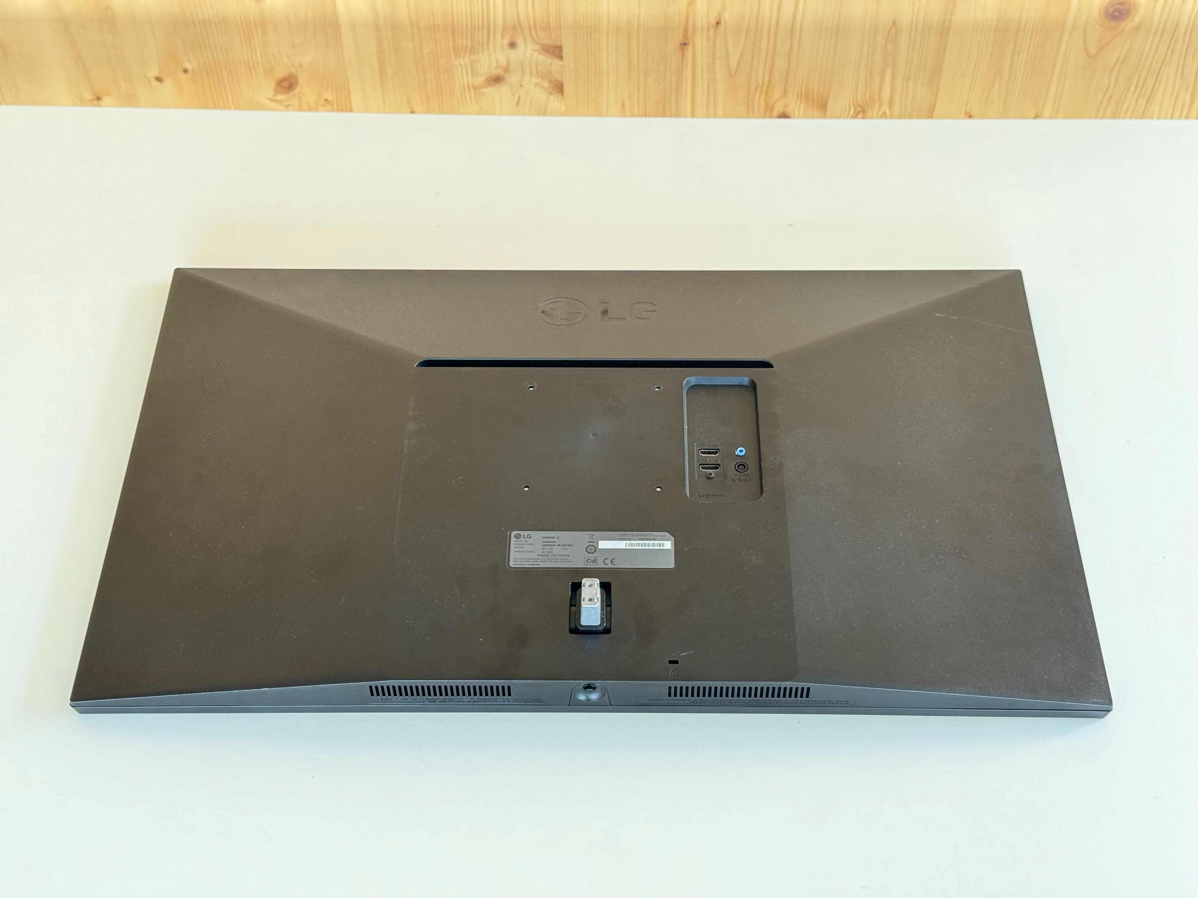 Monitor LG 32" - Avariado (com transformador original em ótimo estado)