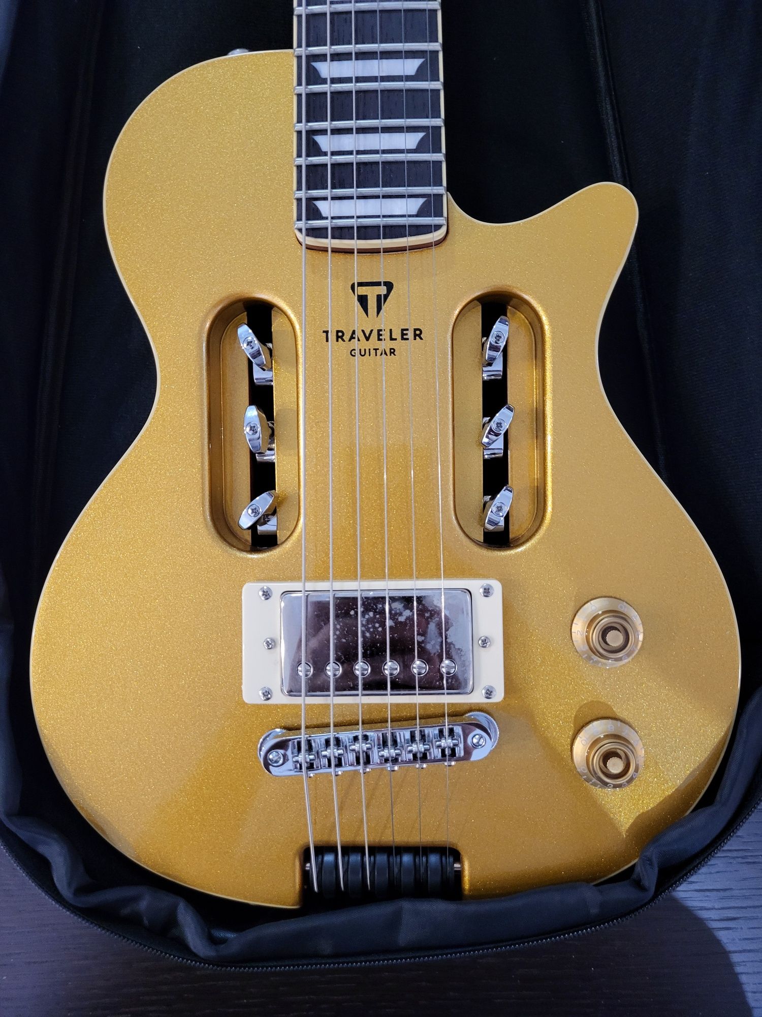Traveler Guitar EG-1 Custom