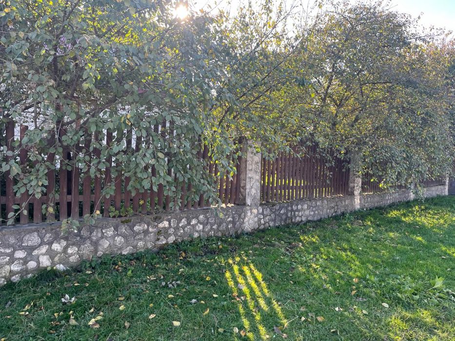 Продається  будинок  та ділянка