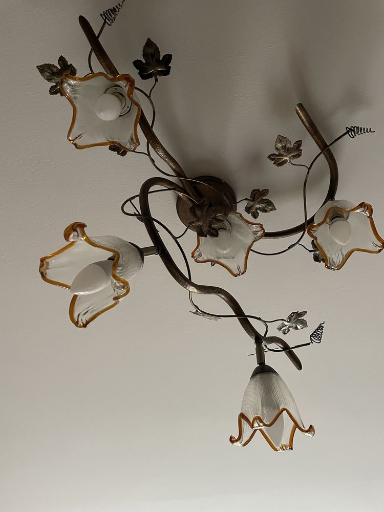 Sprzedam koblet 2 zyrandole i lampe stojacą