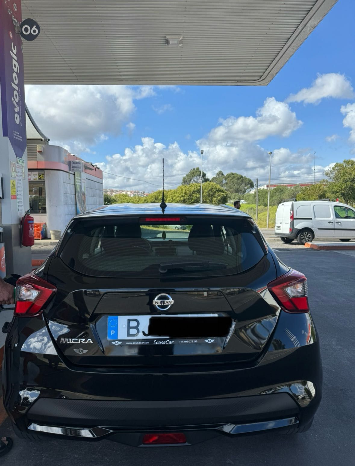 Nissan Micra 0.9