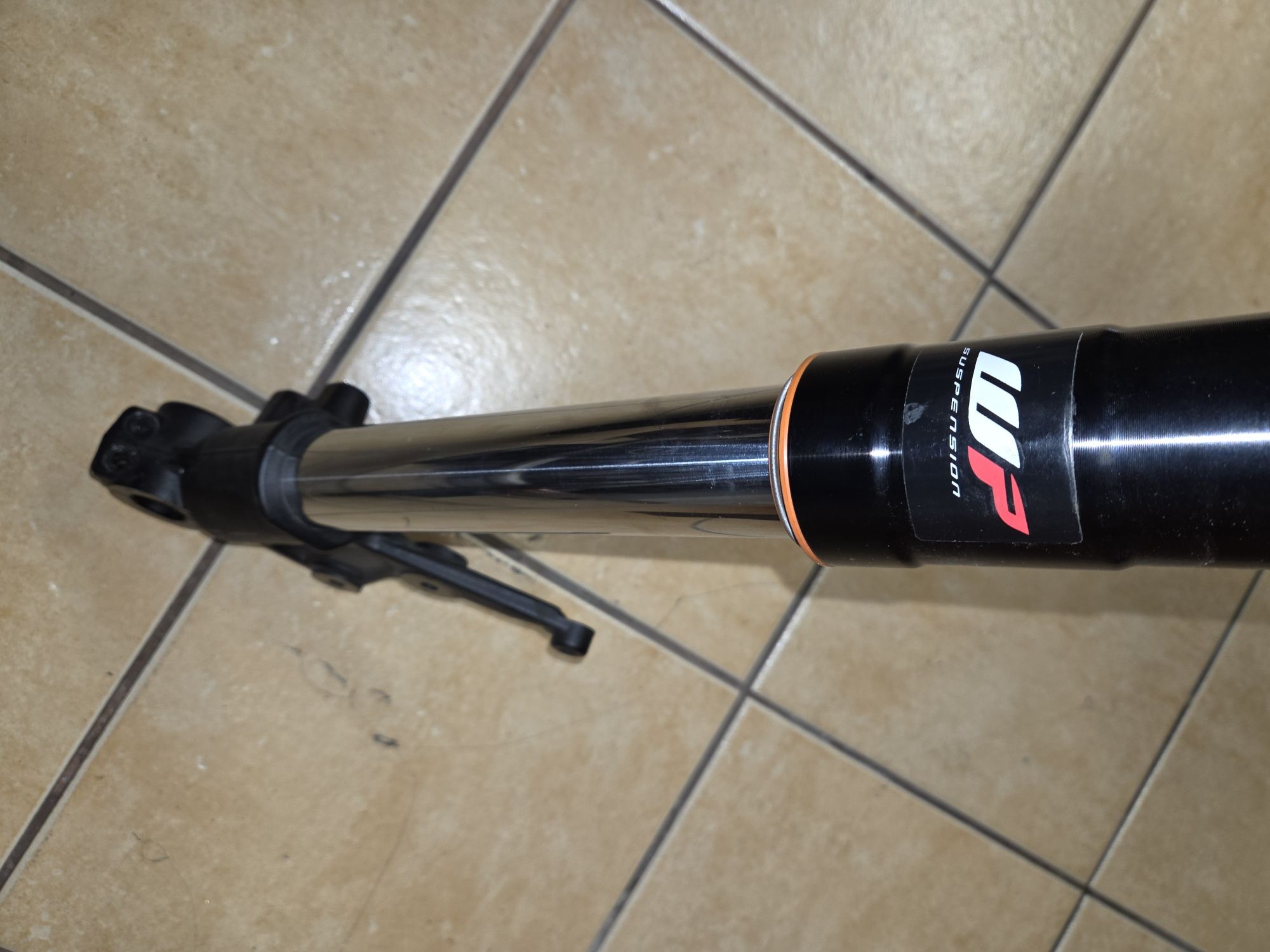 Laga amortyzator Felga Kolo Triumph Tiger 800