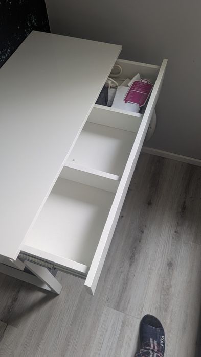 Toaletka biały połysk stan idealny Szerokość90Głębokośc40Wysokośc80