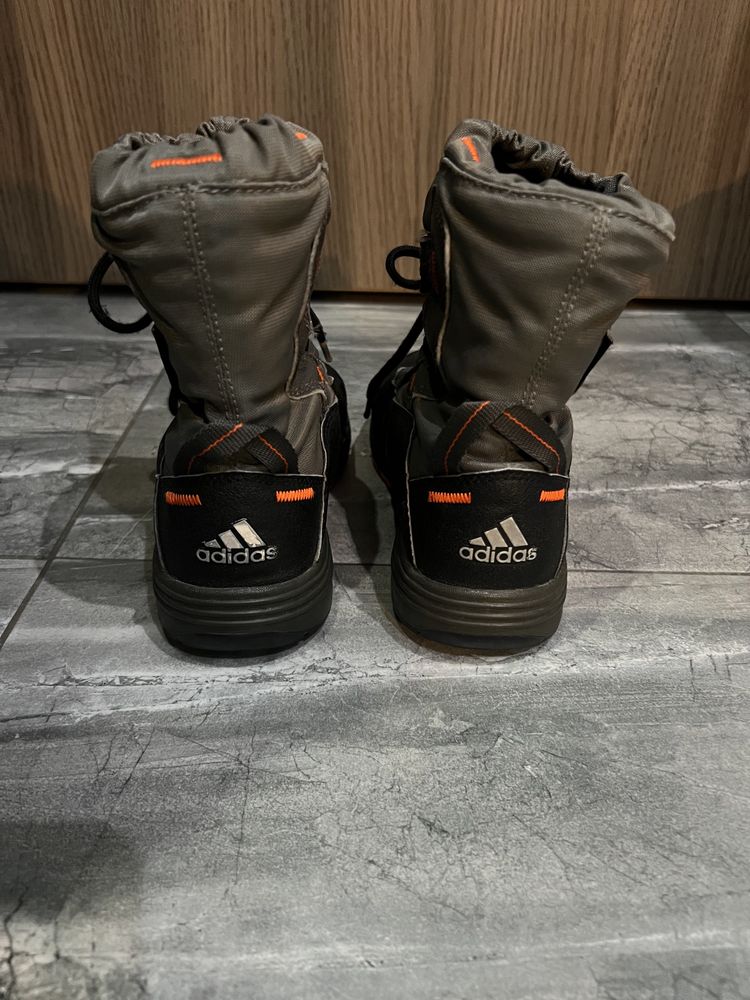 Buty dziecięce zimowe Adidas kozaki trapery r. 33