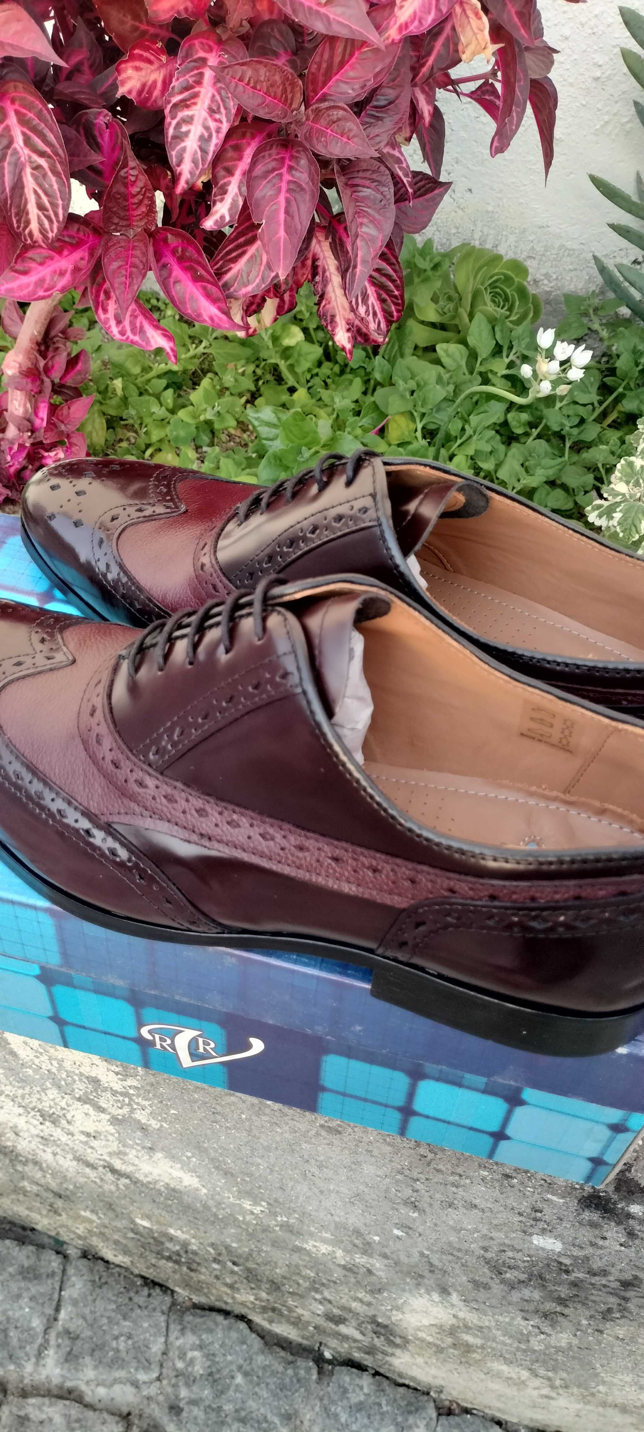 Sapatos em pele de qualidade