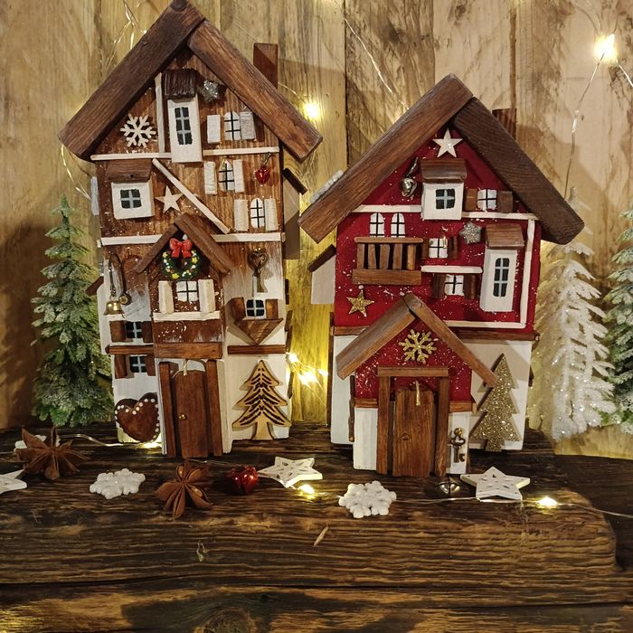 Domki drewniane świąteczne czerwono- brązowe  dekoracja prezent