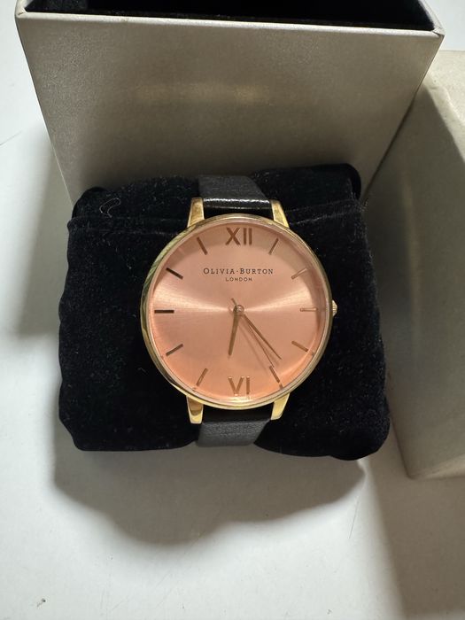 Годинник Olivia Burton , шкіряний ремінець.